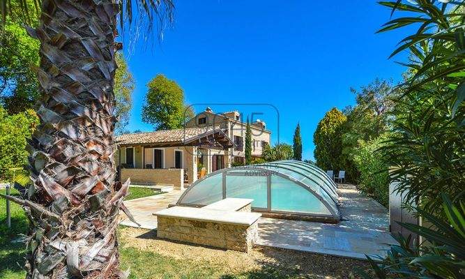 Elegantes Landhaus mit Pool und Meerblick bei Lapedona – Marken
