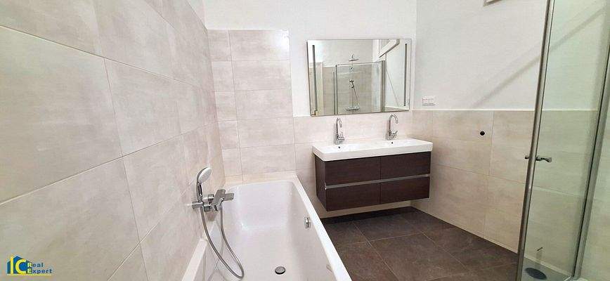 Großzügiges Badezimmer