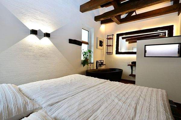 mit offenem Wannenbad 