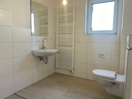 ebenerdiges Duschbad