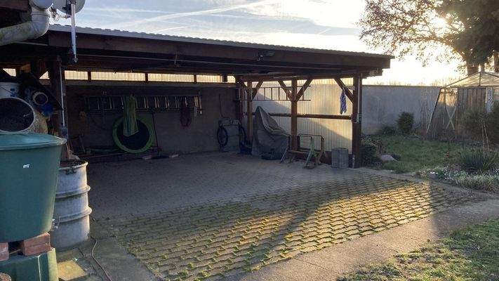 überdachte Terrasse