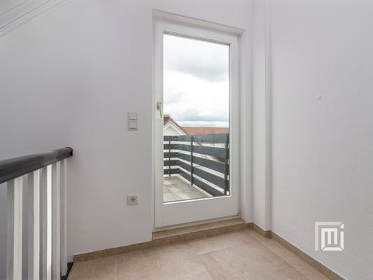Zugang-Terrasse-Dachgeschoss.jpg