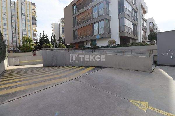 Apartment in a Complex with Parking in Konyaaltı, Antalya