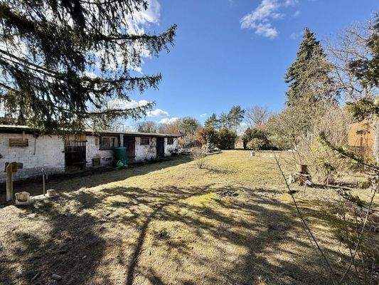 mittlere Grundstücksansicht