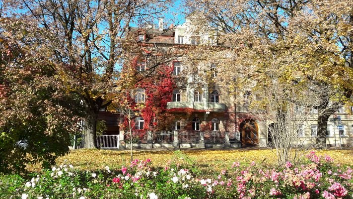 Fassade im Herbst