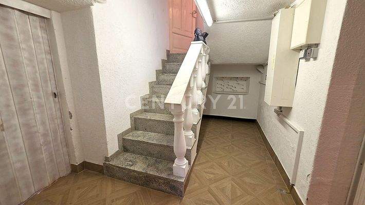 Treppenhaus - Flur im Untergeschoss