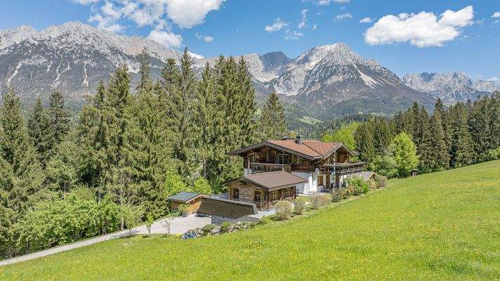 KITZIMMO-Luxusvilla mit Kaiserblick in Alleinlage kaufen - Immobilien Scheffau.