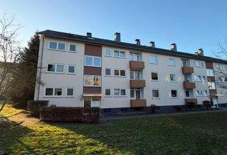 Wohngebäude im Sonnenlicht