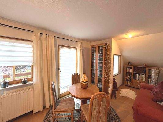 OG Wohnzimmer 2 Bild 2.jpeg