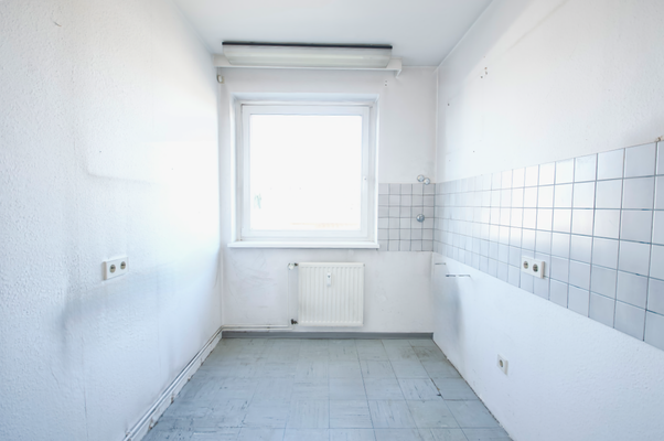 Küche mit großem Fenster