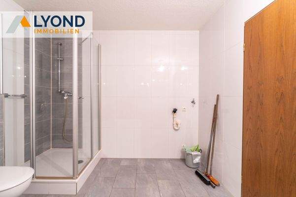 LYD 3910 - 9 Badezimmer