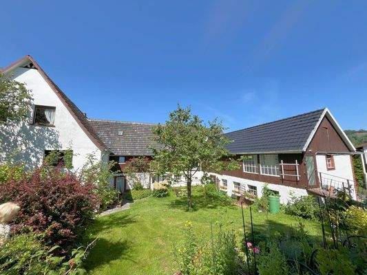 Westlicher blick auf die Stallanbauten