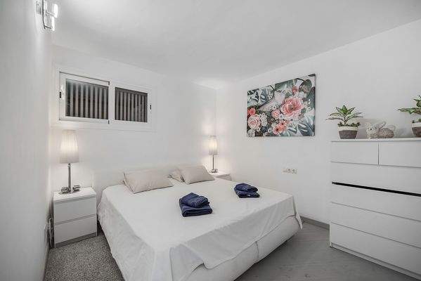 Bedroom in apartment in Magaluf