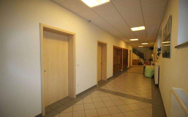 EG - Flur zu den Büroräumen