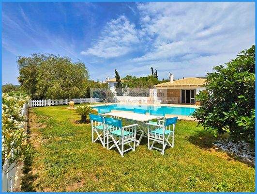 a4680c1f2c4d4ec6bb95717dbf50779b-original