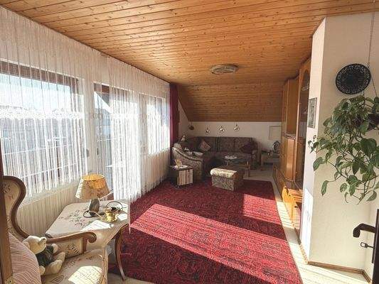 Großzügiges Zimmer mit Loggia im DG