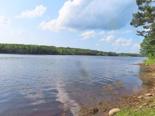 Cape Breton - Wunderschönes Fluss-Ufergrundstück a