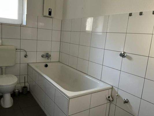 Tageslichtbad mit Badewanne