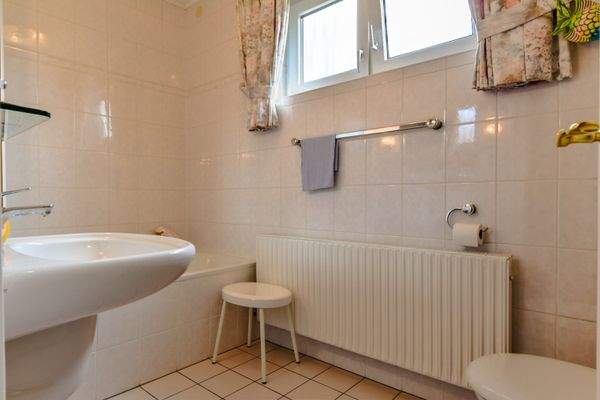 Wannenbad Erdgeschoss