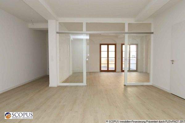 Blick vom Wohnbereich zur Küche