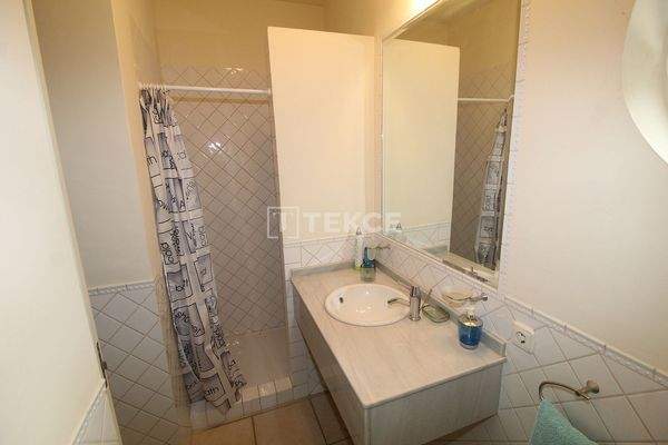 4-Bedroom Villa with Private Pool by the Beach in Almeria