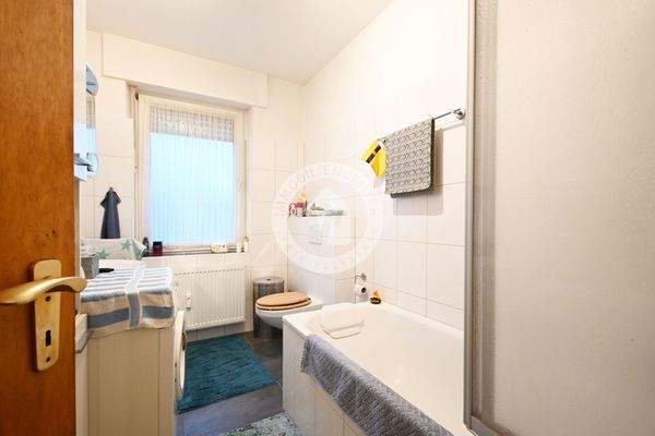 1. OG rechts Badezimmer