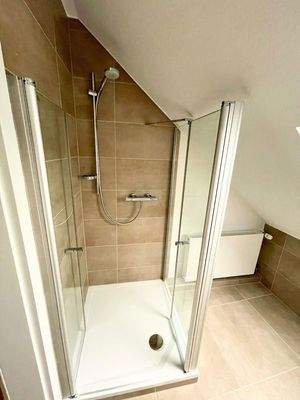 Badezimmer - ebenerdige Dusche