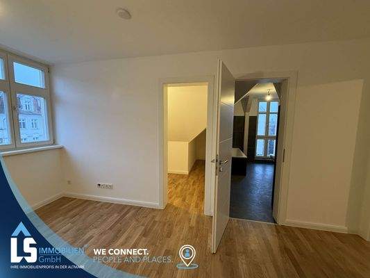 Blick vom Masterbedroom in das eigene Bad und die Ankleide