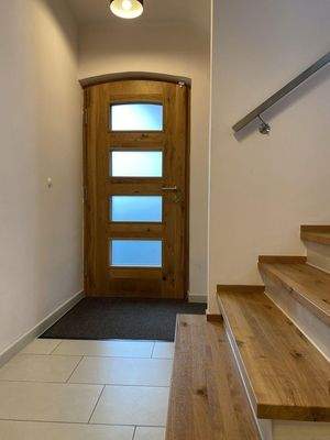 Haustüre und Flur EG