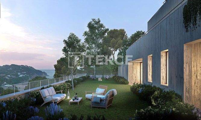 Luxury Beachfront Apartments Surrounded by Nature in Begur