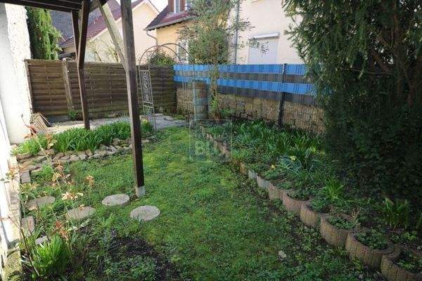 klein, aber fein: Garten mit Freisitz