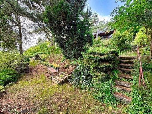 Terrassenförmiges Grundstück