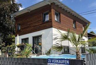 Straßenansicht Wohnhaus