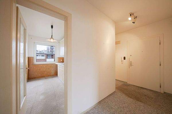 Flur-Blick in die Küche