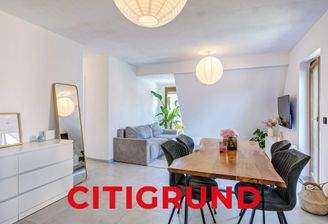 Wohn-/Esszimmer l OG