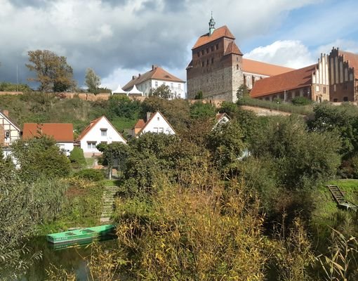 Gesamtansicht mit Wasser.jpg.jpg