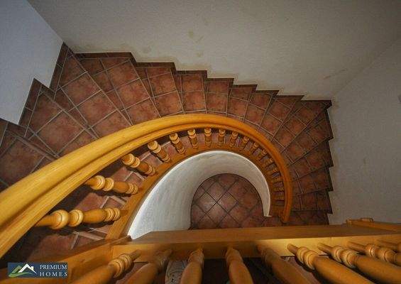 Doppelhaushälfte in Aussichtslage - Treppengeländer vom Tischler gemacht