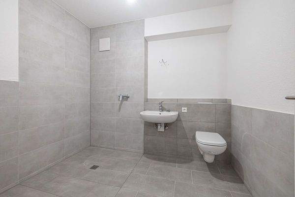 Bad mit ebenerdiger Dusche