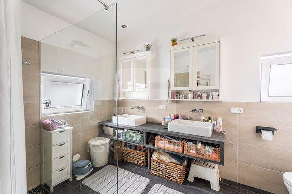 Badezimmer Obergeschoss Hinterhaus 