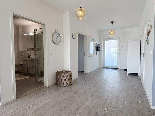 großzügiger Eingangsbereich