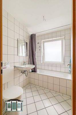 Badezimmer mit Wanne