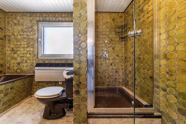 1.OG: Vollbad mit Tageslicht