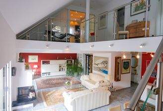 Blick von der Treppe in den Wohnraum