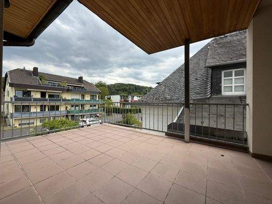 Vorderseitige Dachterrasse