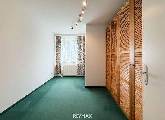 Schlaf- Kinderzimmer unmöbliert