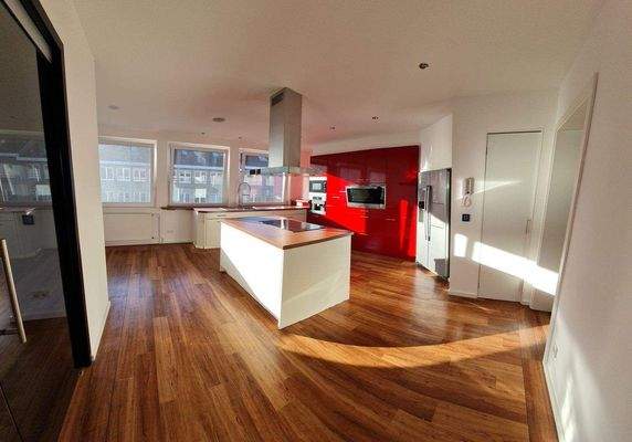 Große Küche ..(2. Wohnungsebene)