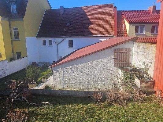 Nebengelass und Garten