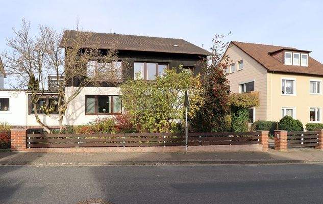 Straßenseite -Titelbild