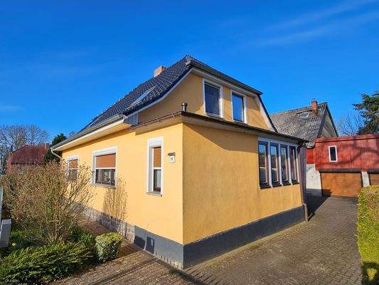 Vorgarten, Garagenzufahrt.jpg