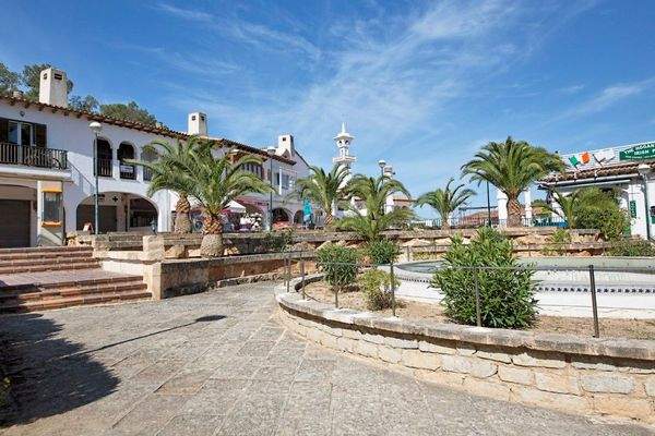 Ladenlokal zum Verkauf nahe Strand in Santa Ponsa auf Mallorca